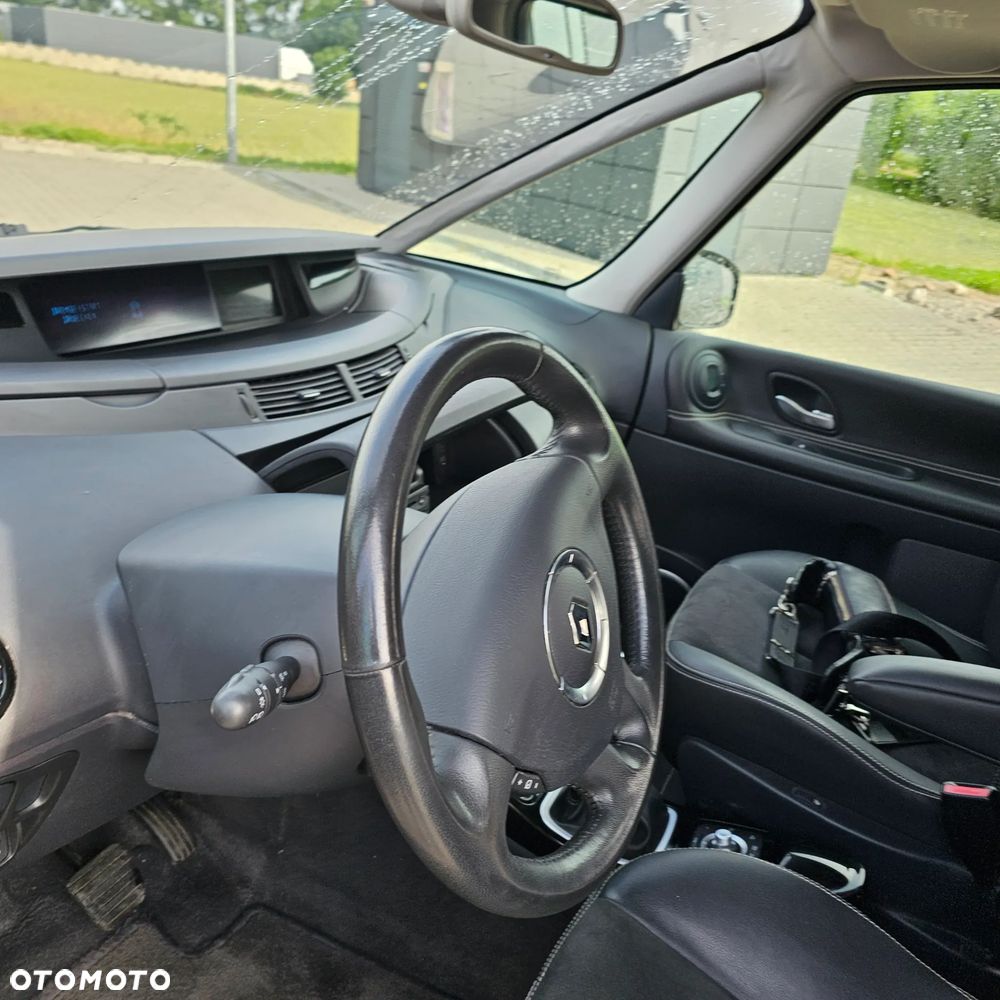 Renault Espace 2.0 dCi FAP Edition PGA - 17