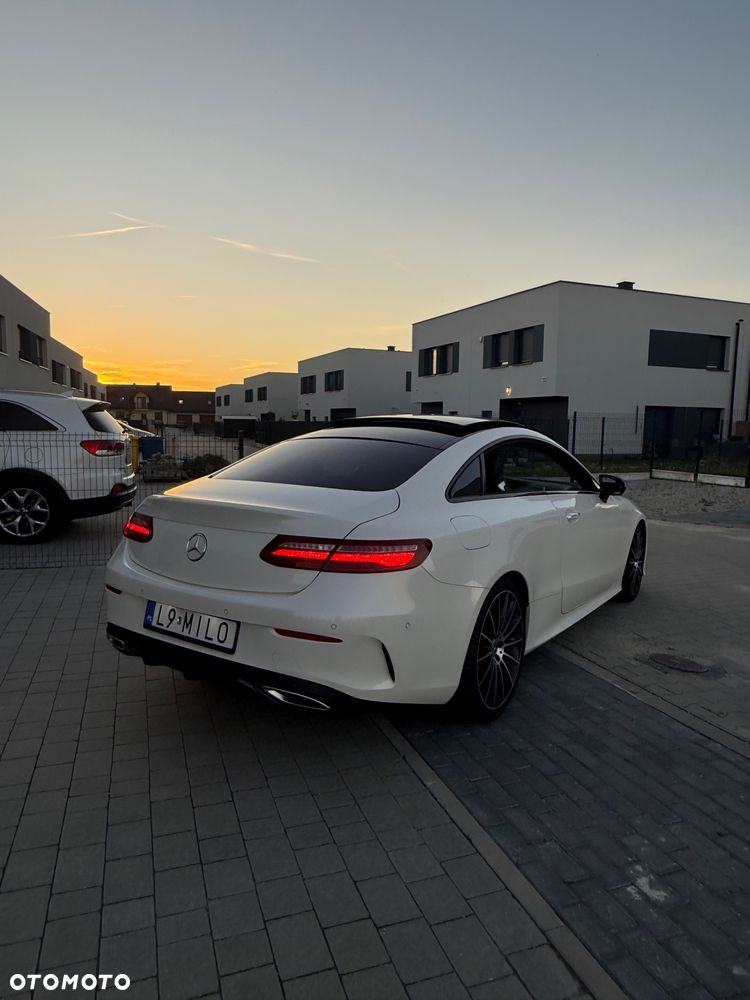 Mercedes-Benz Klasa E 200 4Matic 9G-TRONIC AMG Line - 5