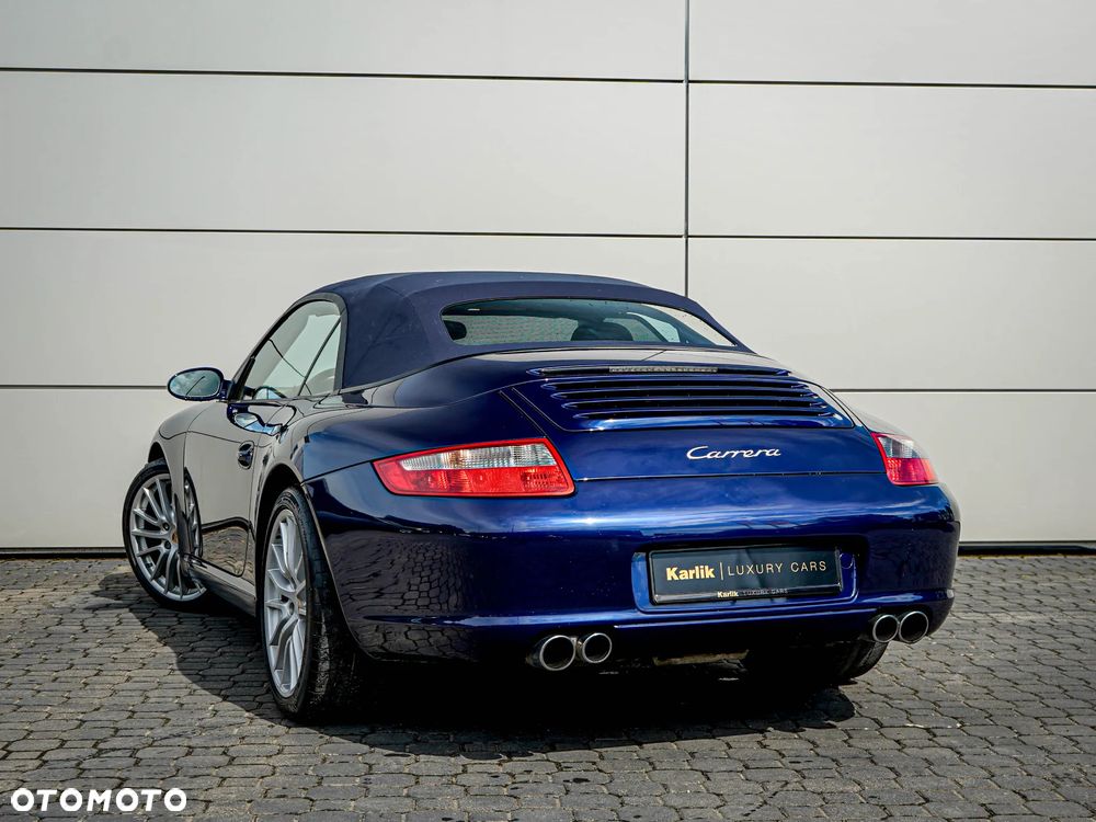 Porsche 911 Carrera - 5