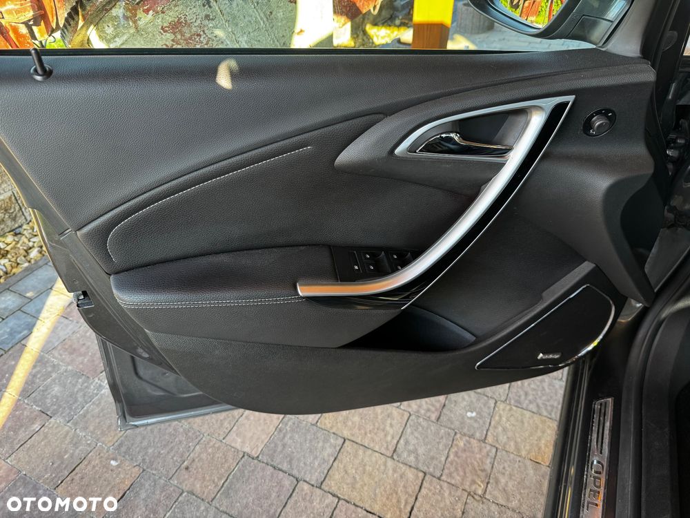 Opel Astra 1.6 T Cosmo - 18