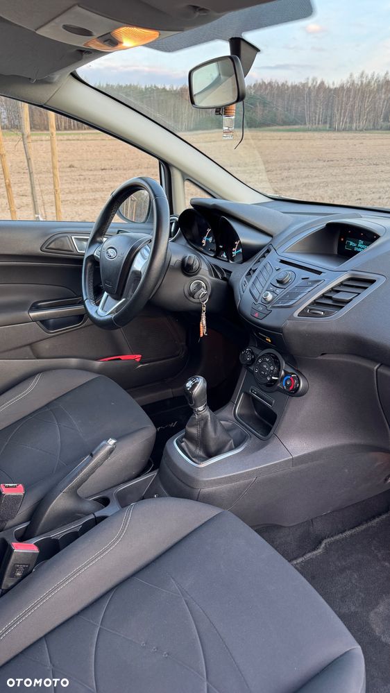 Ford Fiesta - 10