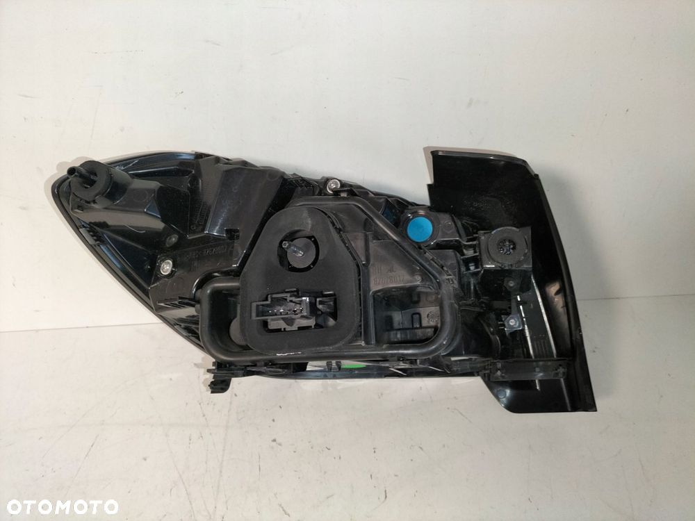lampa tylna tył prawa peugeot 208 ii lift 23- +led - 5