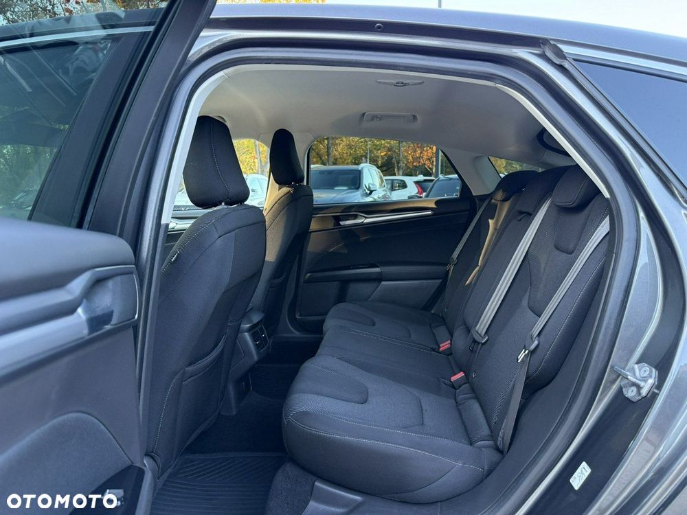 Ford Mondeo - 17