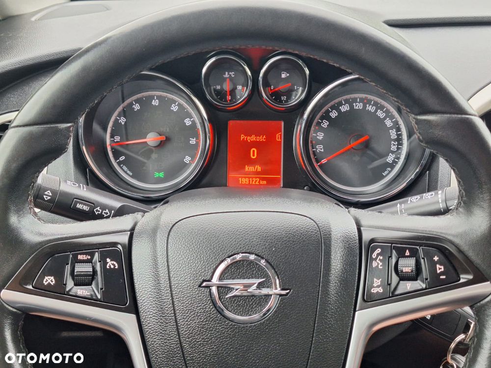 Opel Astra 1.4 T Essentia - 12