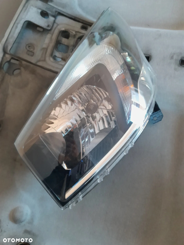 Lampa lewa Renault Trafic III