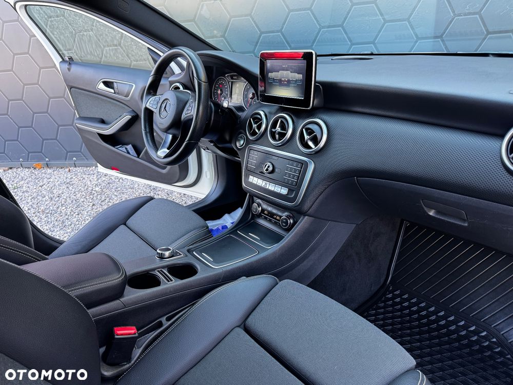 Mercedes-Benz Klasa A 160 7G-DCT AMG Line - 27