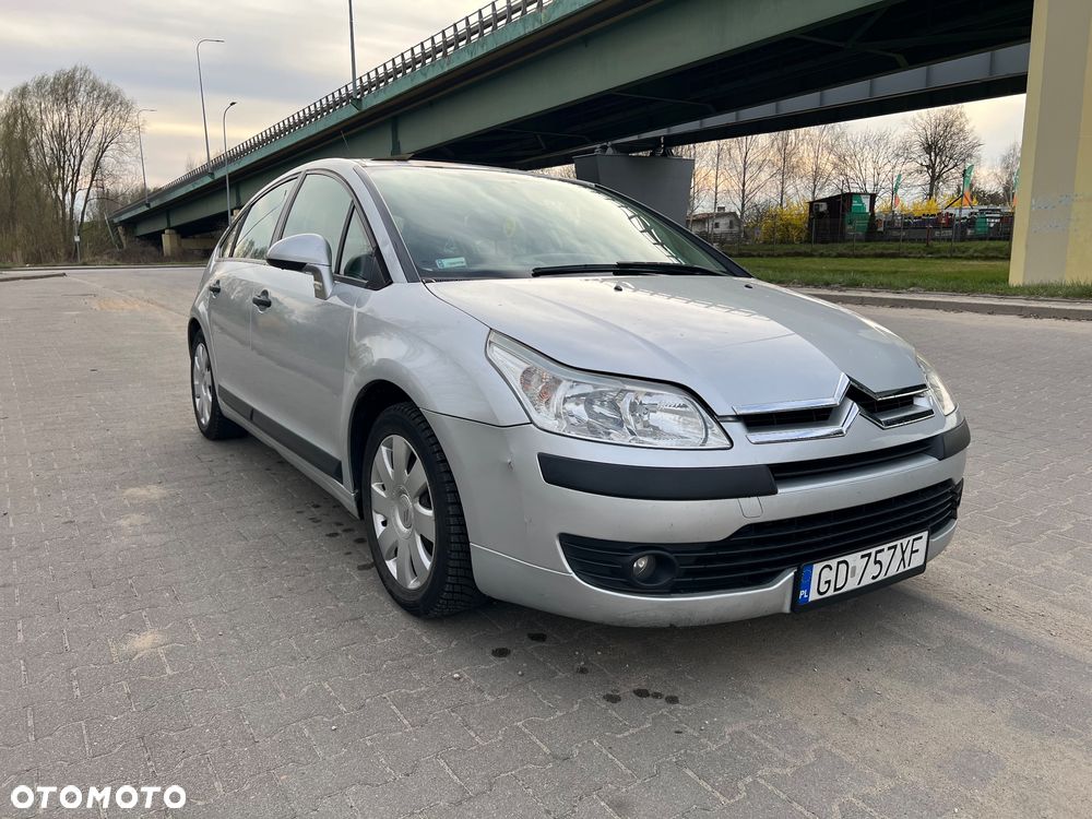 Citroën C4 1.4 16V Advance - 8