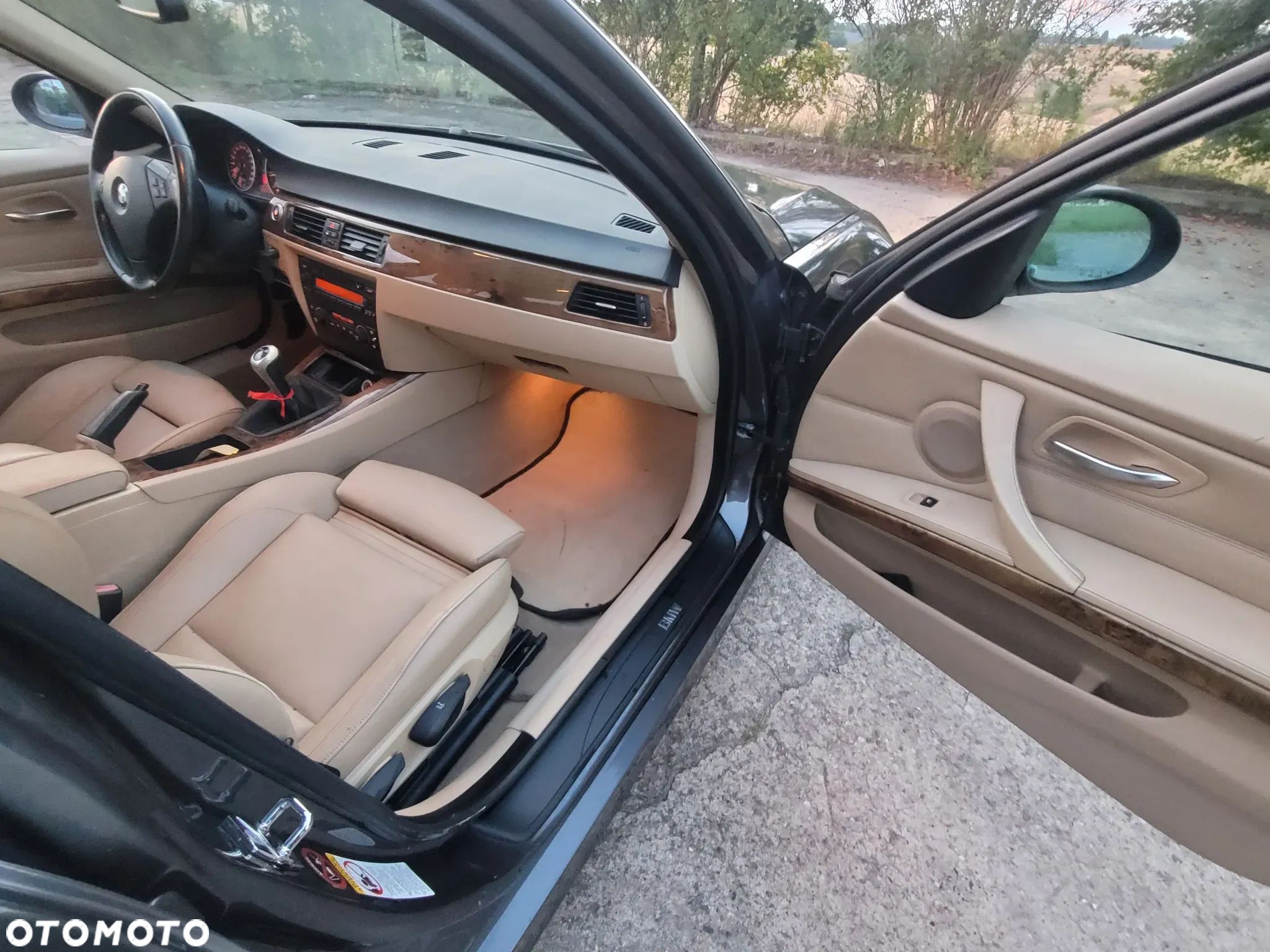 BMW Seria 3 320i - 1