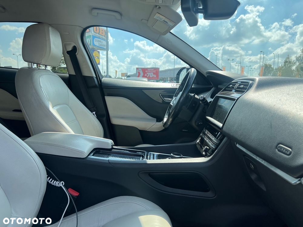 Jaguar F-Pace 2.0 i4D AWD Portfolio - 11