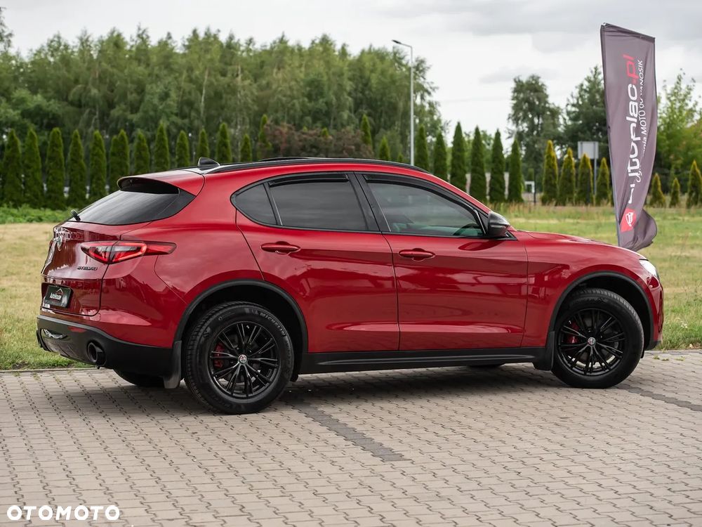 Alfa Romeo Stelvio - 15