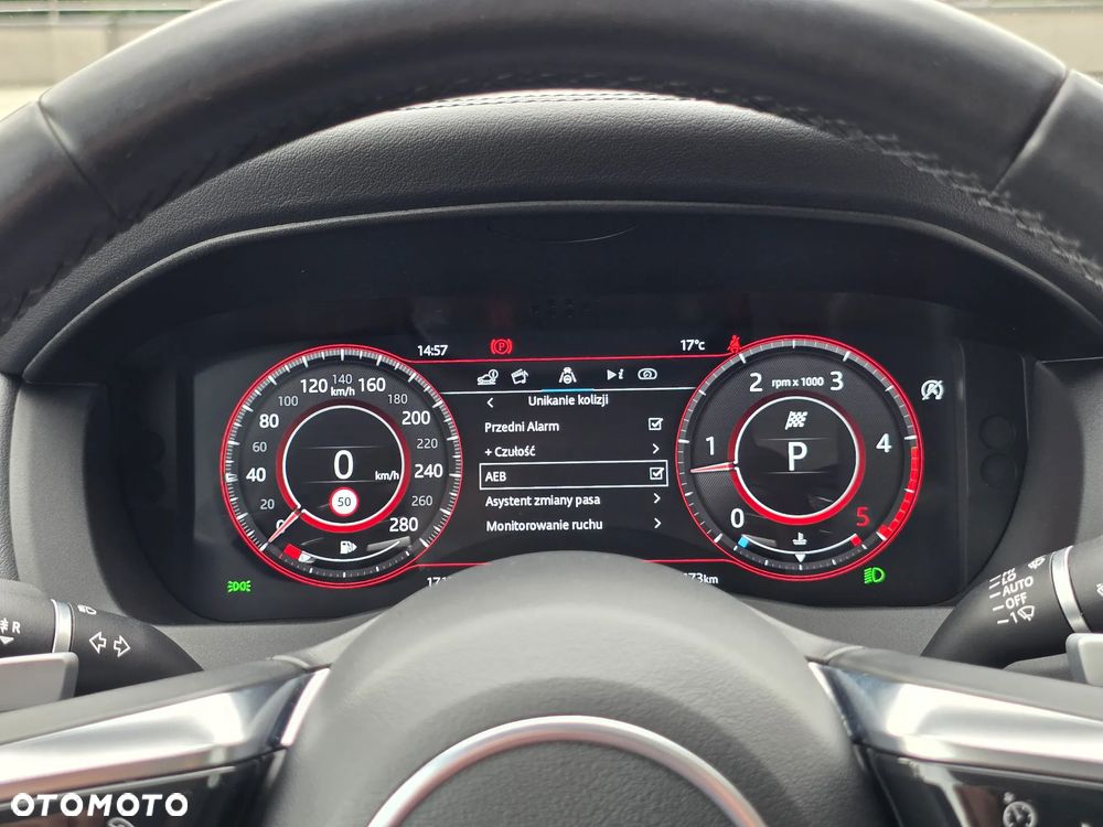 Jaguar XE 2.0 D180 R-Dynamic S - 39