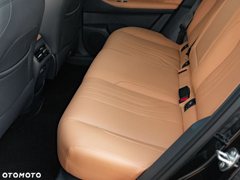 Geely Starray EM-i 1.5 PHEV Max - 17