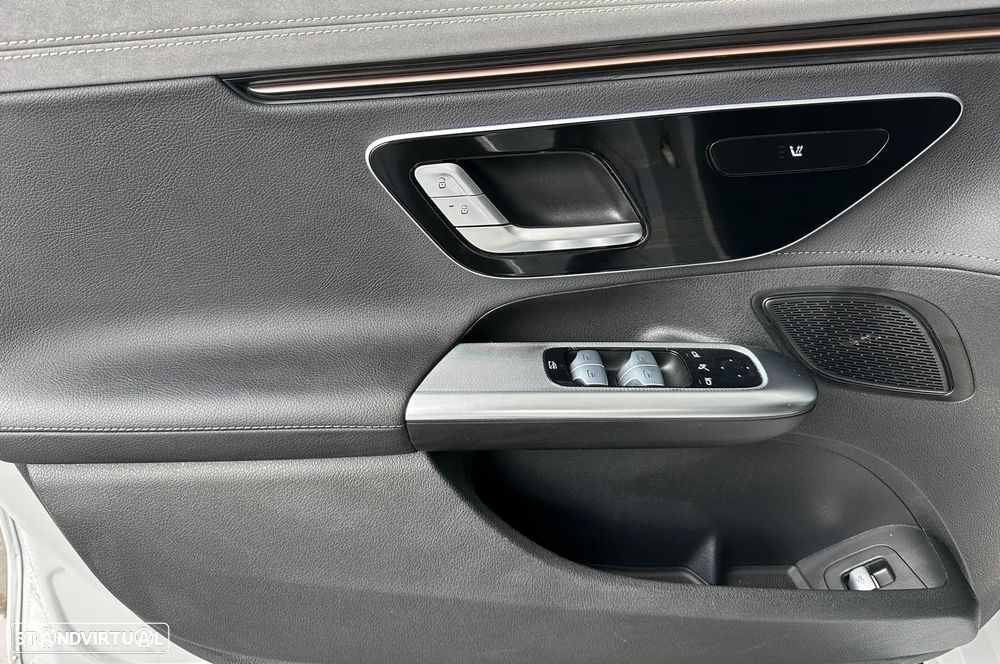 Mercedes-Benz EQE 300 Electric Art - 10