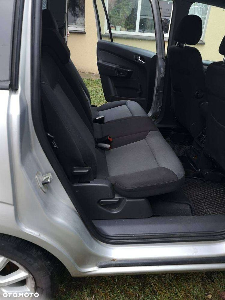 Opel Zafira 1.6 - 6