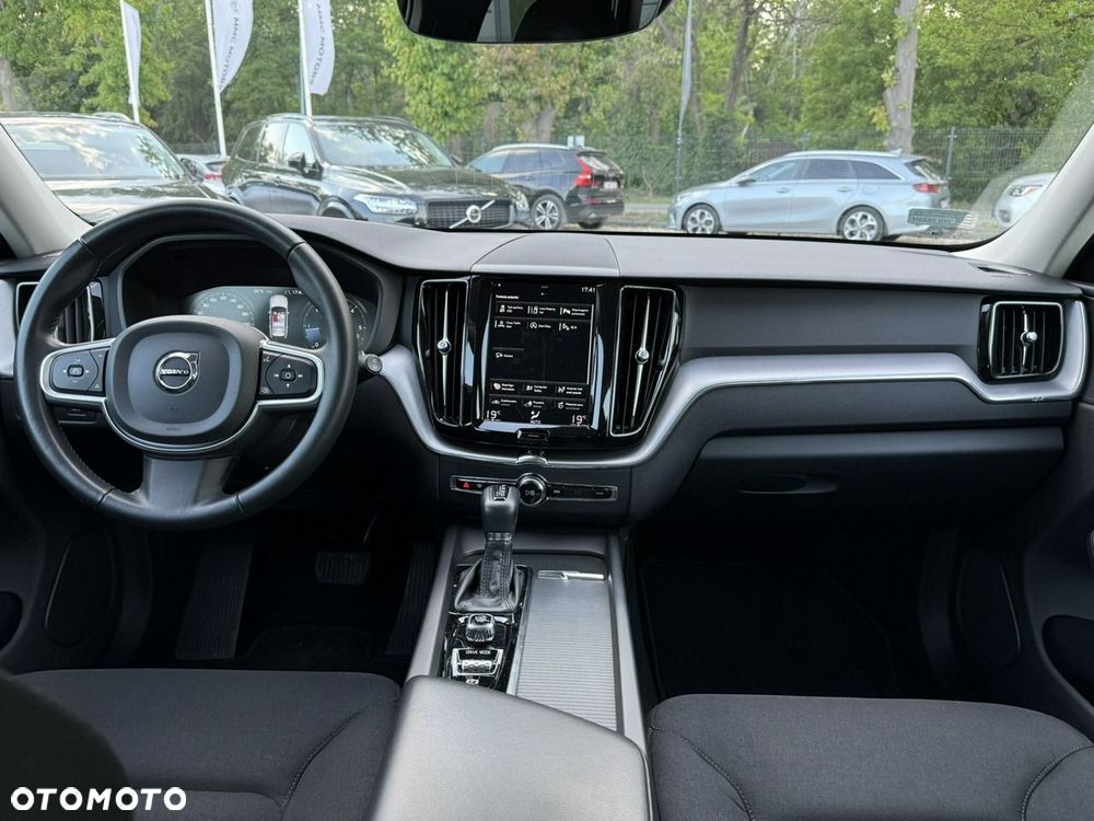 Volvo XC 60 D4 Momentum Pro - 19