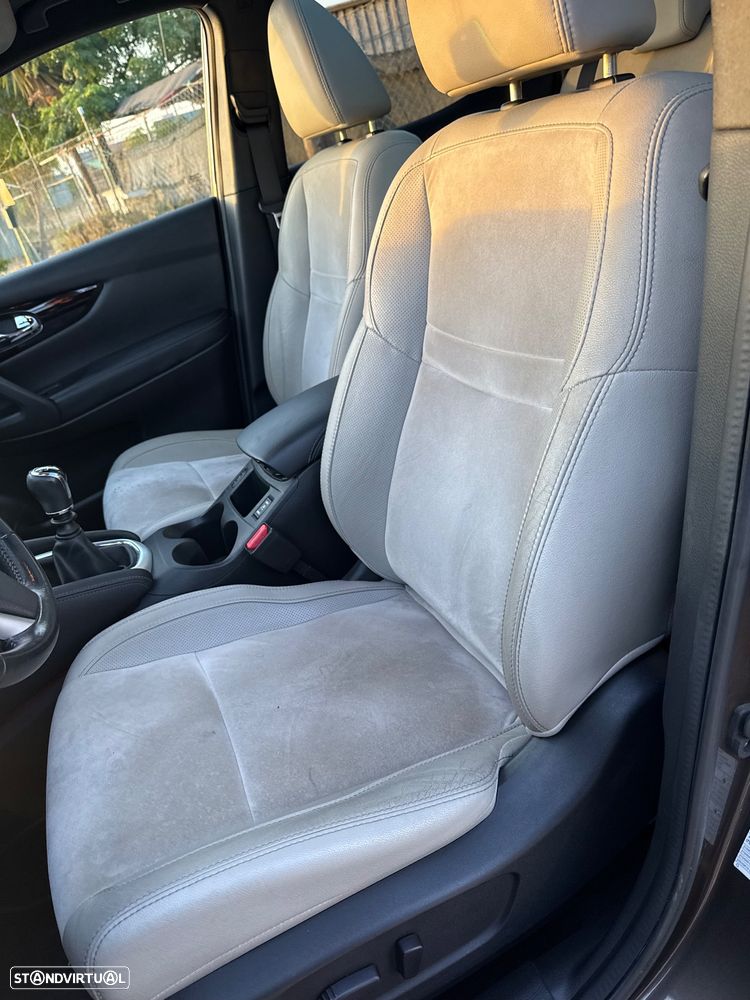 Nissan Qashqai 1.6 dCi Tekna Premium Pele S Alcantara - 18