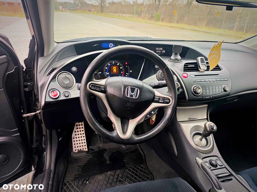 Honda Civic 1.8 Sport - 11