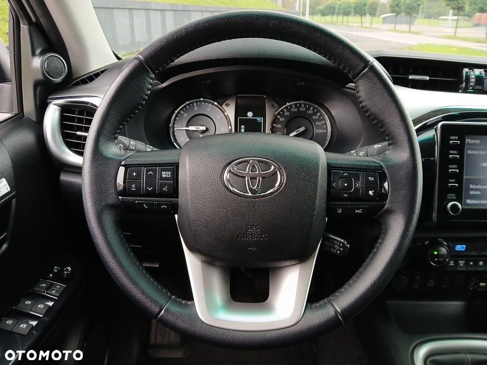 Toyota Hilux 2.8 D-4D Double Cab SR5 4x4 - 30