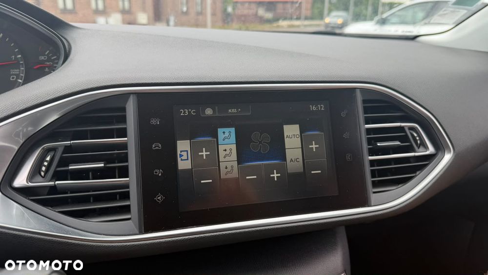Peugeot 308 1.6 BlueHDi Active S&S EAT6 - 19