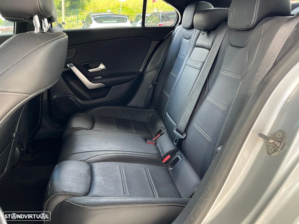Mercedes-Benz A 250 Limousine e AMG Line - 7