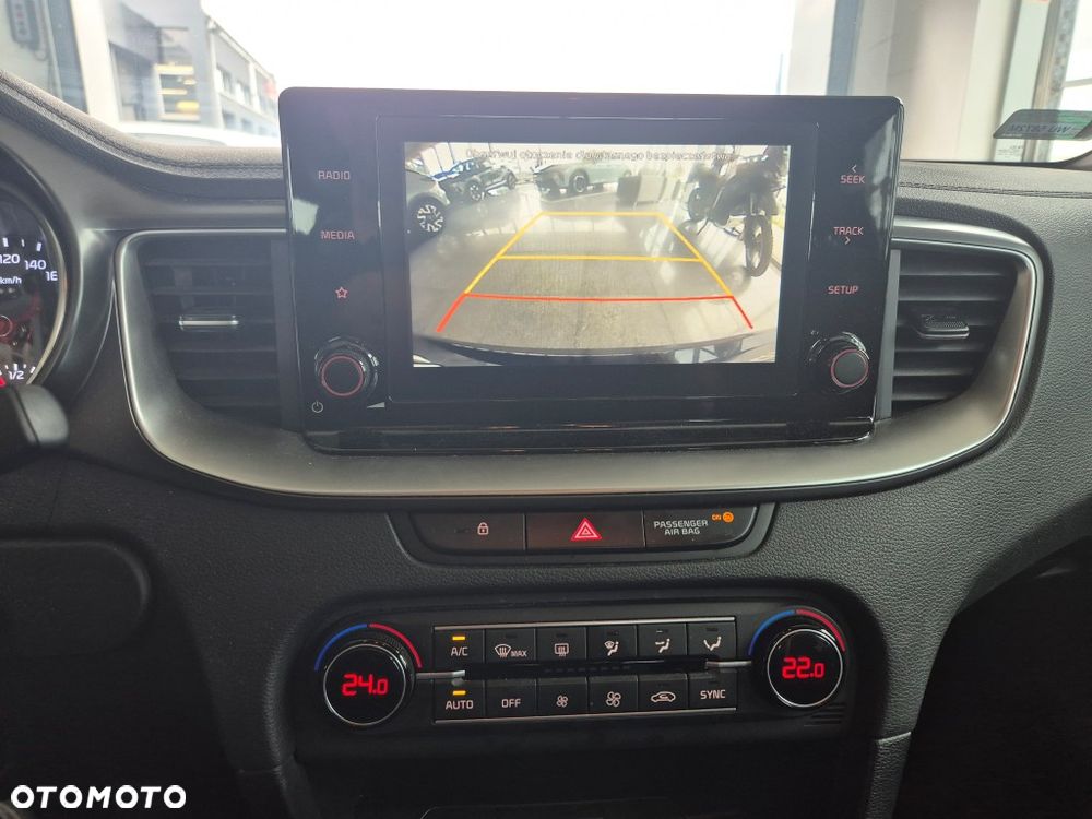 Kia Ceed 1.5 T-GDI M - 14