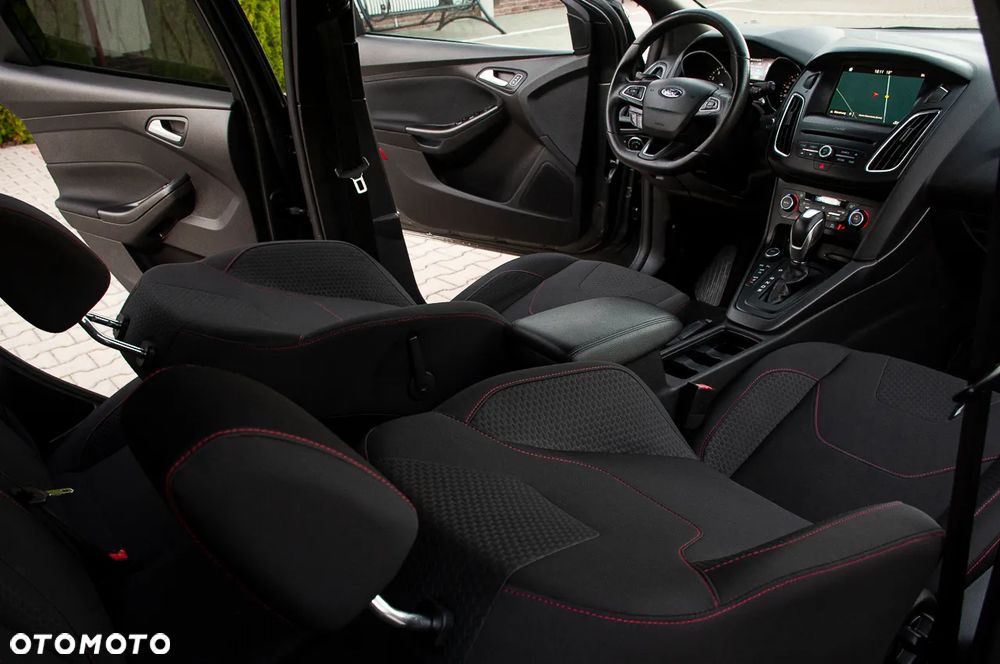 Ford Focus 1.5 EcoBoost ST-Line - 25