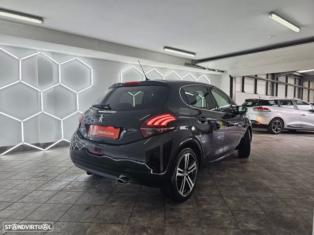 Peugeot 208 1.2 PureTech GT Line EAT6 - 11