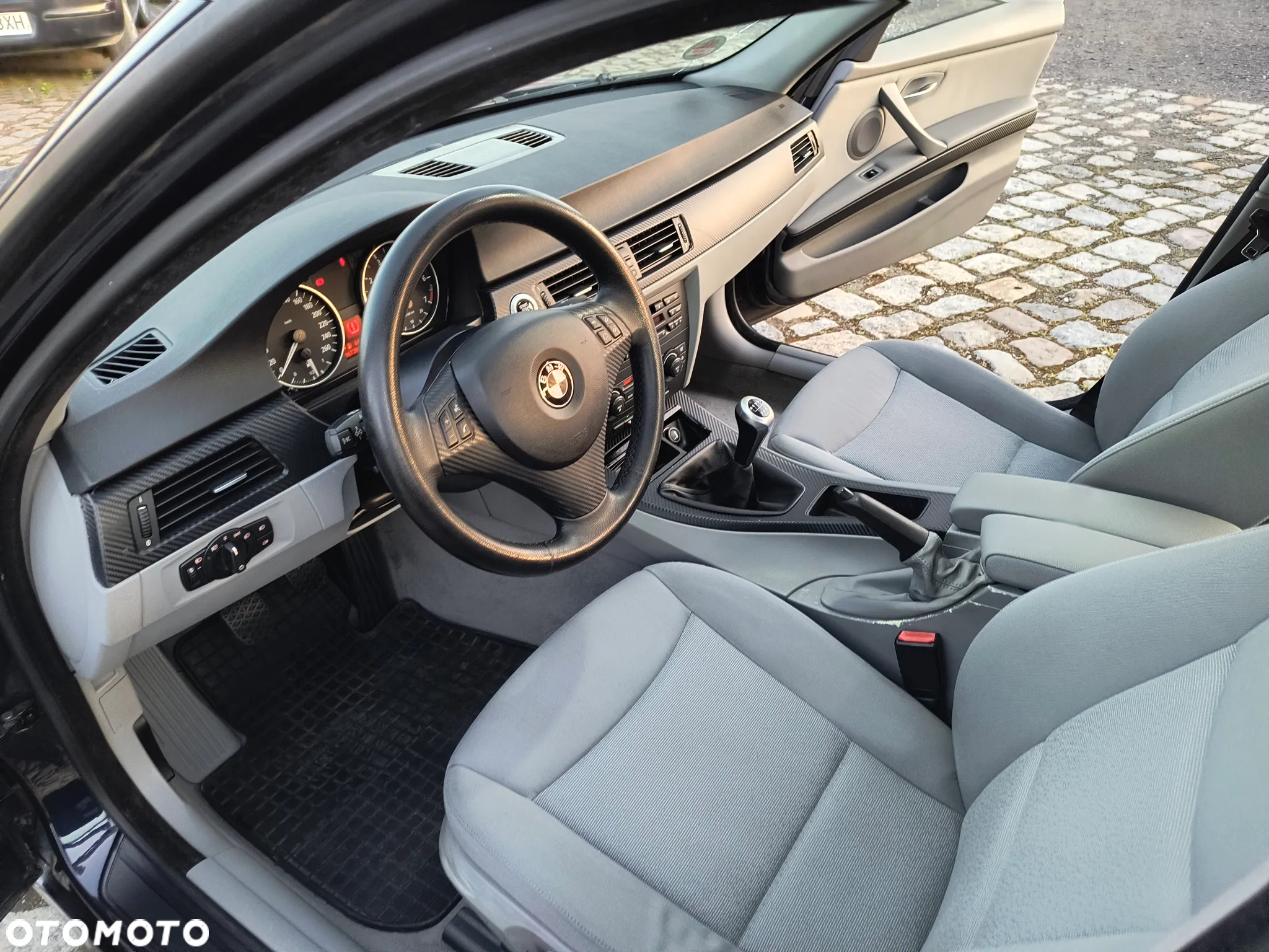 BMW Seria 3 320i - 11
