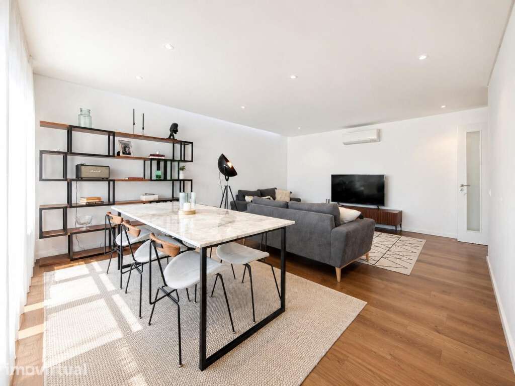 Apartamento T2com garagem em zona do Vale das Flores - Grande imagem: 3/10