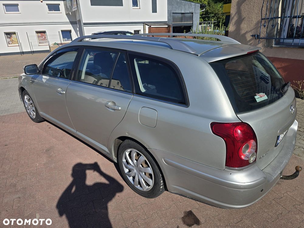 Toyota Avensis 2.0 D-4D Platinium - 4