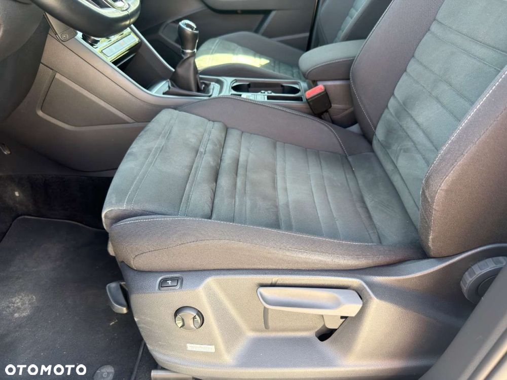 Volkswagen Touran - 13