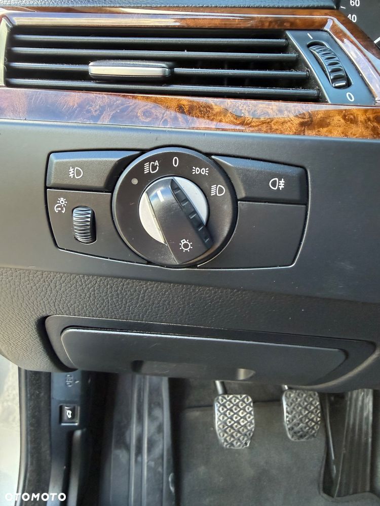 BMW Seria 5 530i - 22