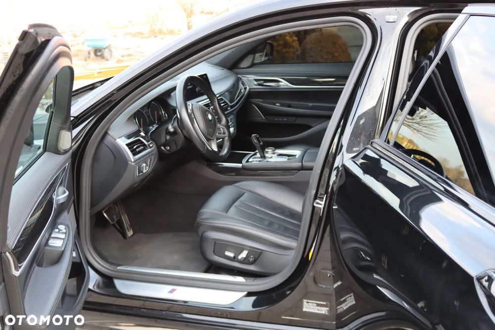 BMW Seria 7 740i - 14