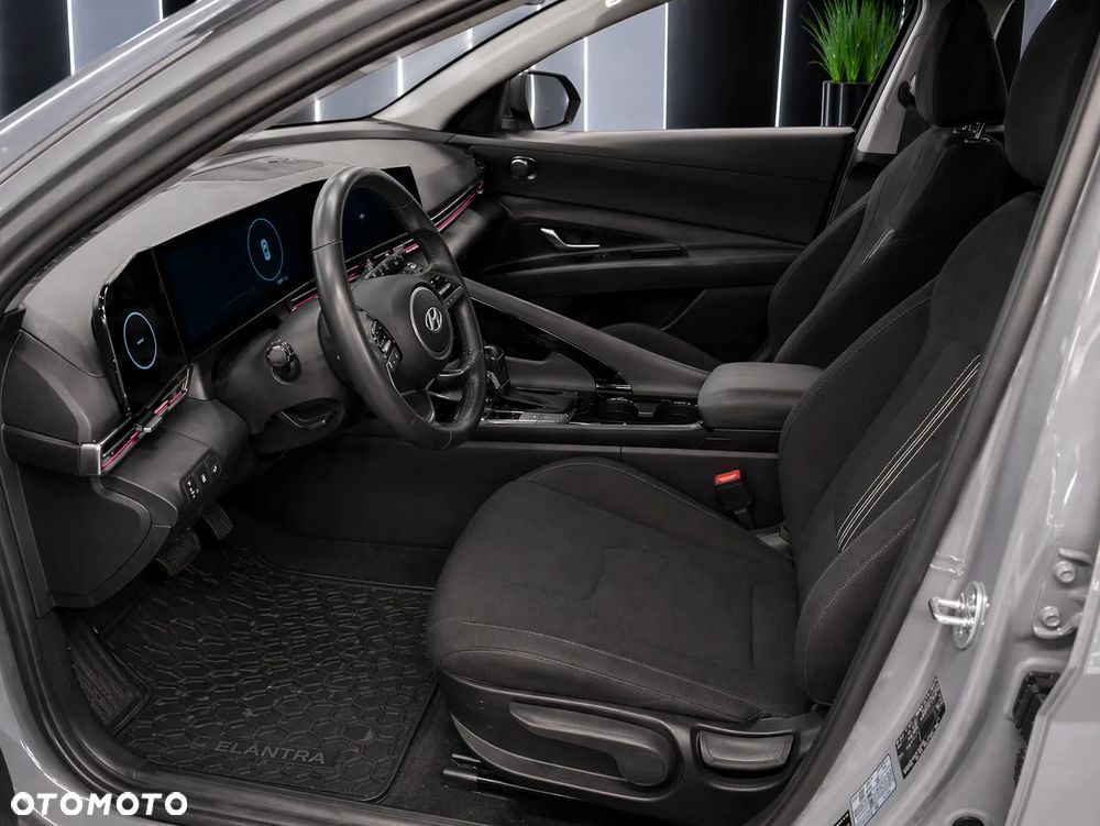 Hyundai Elantra 1.6 Smart CVT - 8