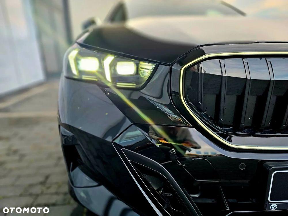 BMW Seria 5 520d xDrive mHEV - 13