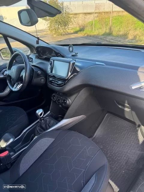 Peugeot 2008 1.5 BlueHDi Style - 11