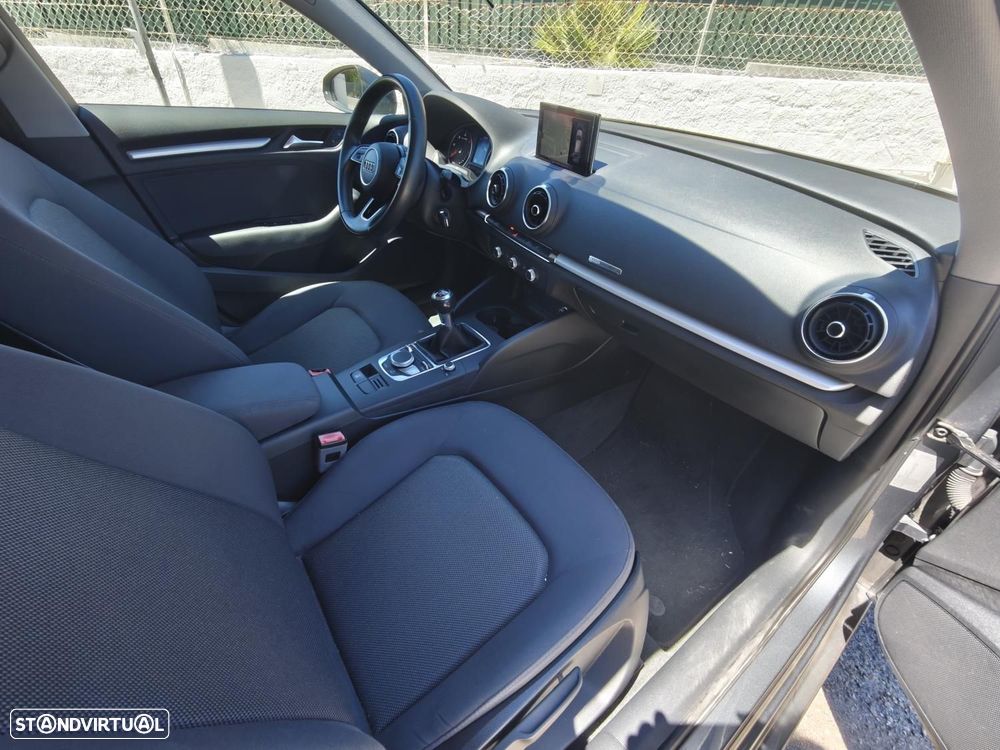 Audi A3 Sportback 1.6 TDI Design - 37