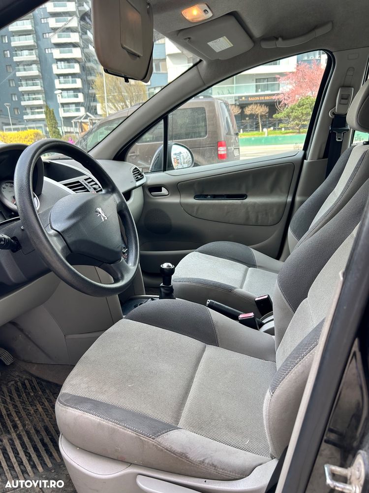 Peugeot 207 - 9