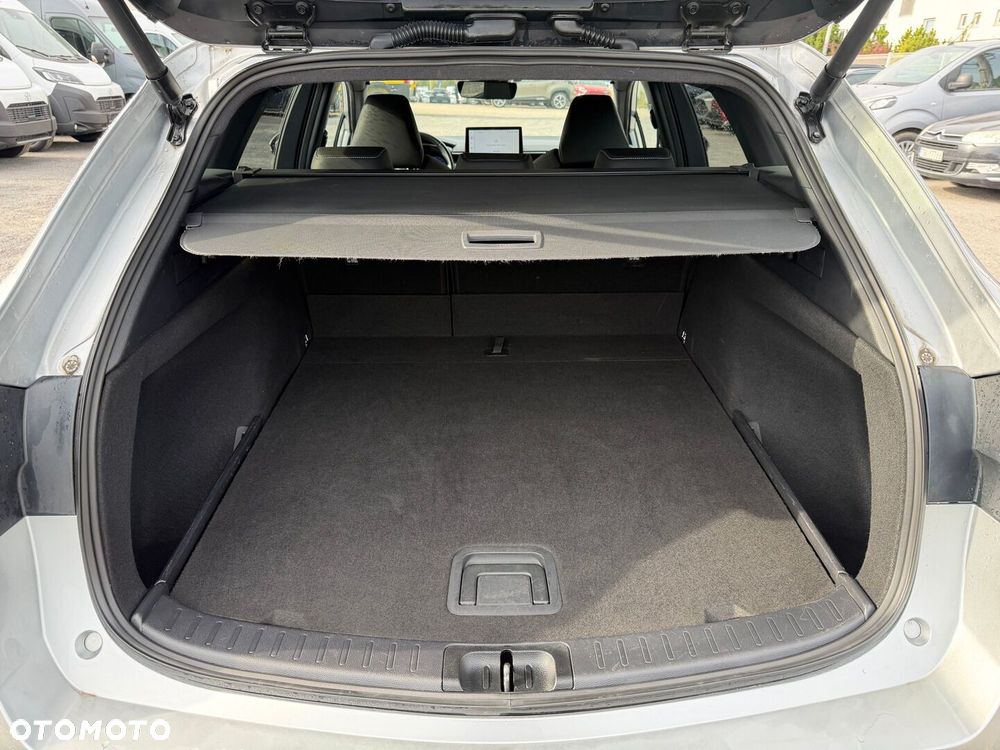 Toyota Corolla 1.8 Hybrid Style - 28