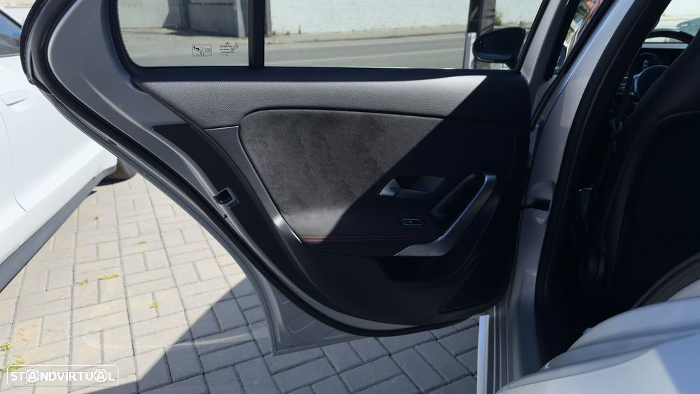 Mercedes-Benz A 180 d 7G-DCT AMG Line - 13