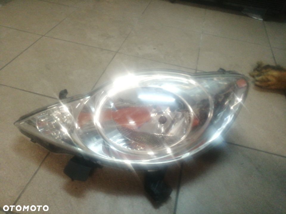 peugeot 107  LAMPA lewa prawa  EUROPA poznan