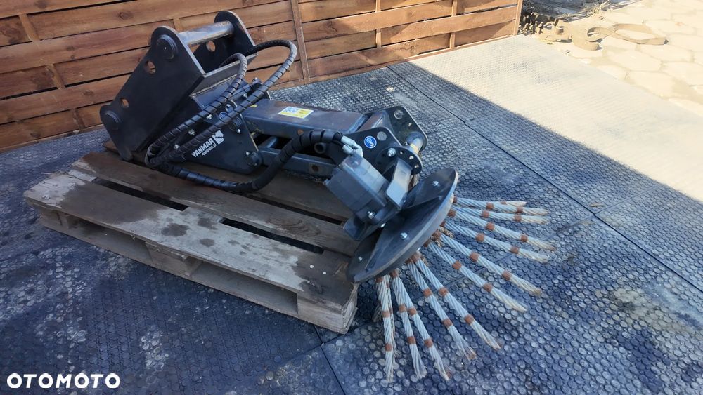 yanmar b95w-b110w szczotka do kraweznikow - 1
