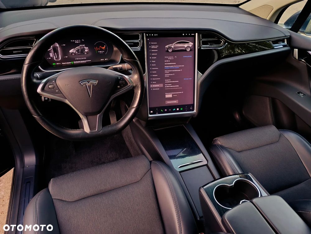 Tesla Model X - 3