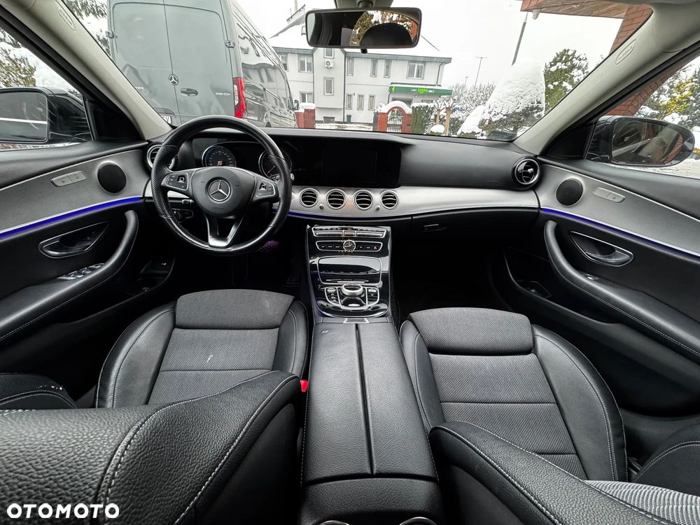 Mercedes-Benz Klasa E - 9