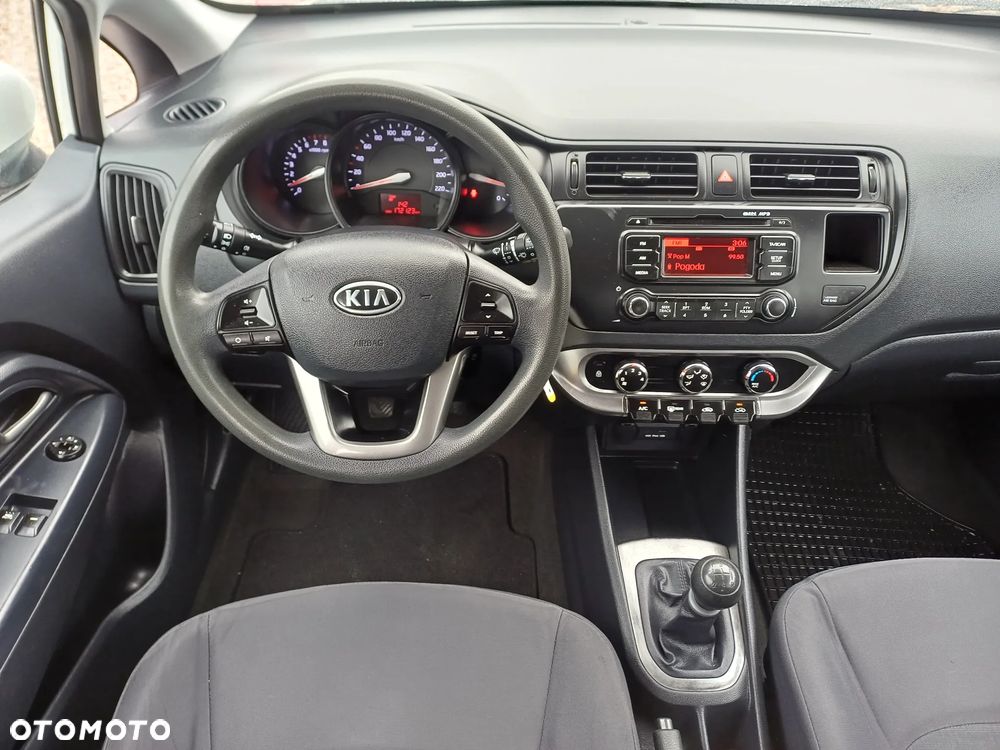 Kia Rio - 4