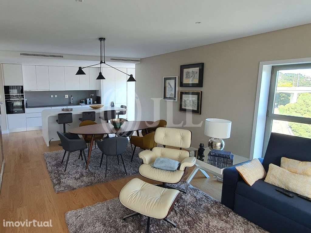 Apartamento T3 com garagem, no Edifício Panorâmico, Porto - Grande imagem: 2/23