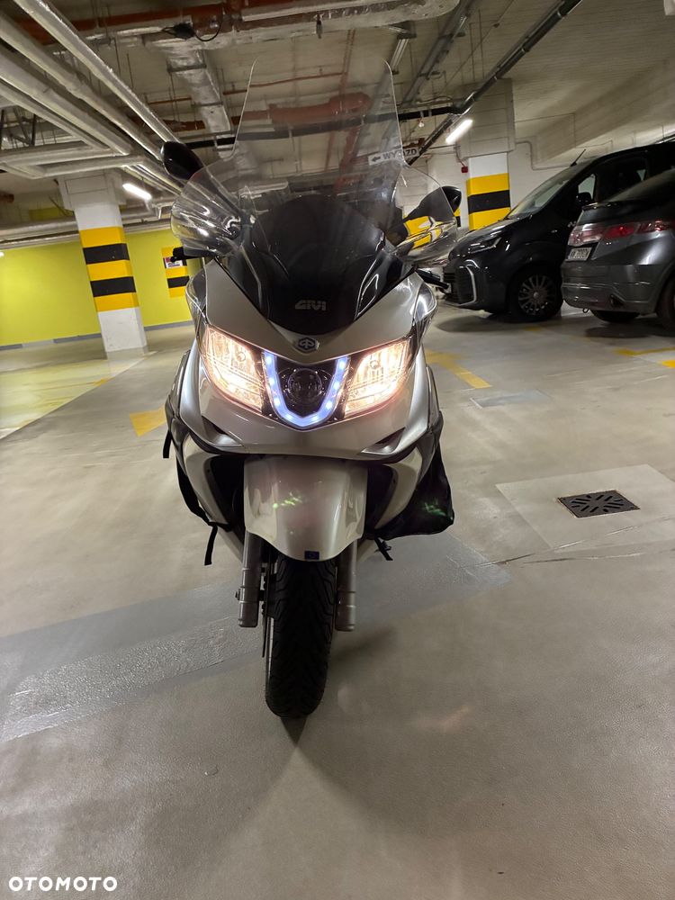 Piaggio X10 - 8
