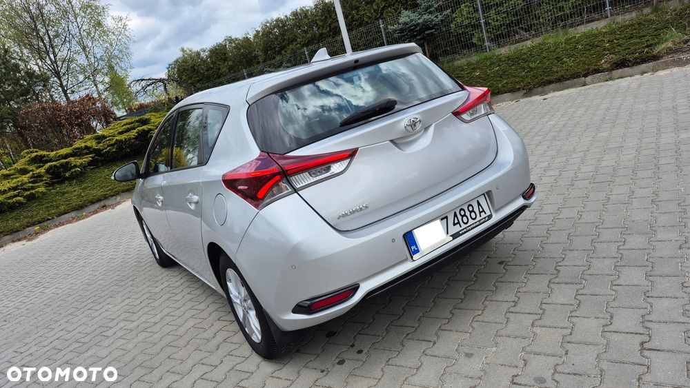 Toyota Auris - 11
