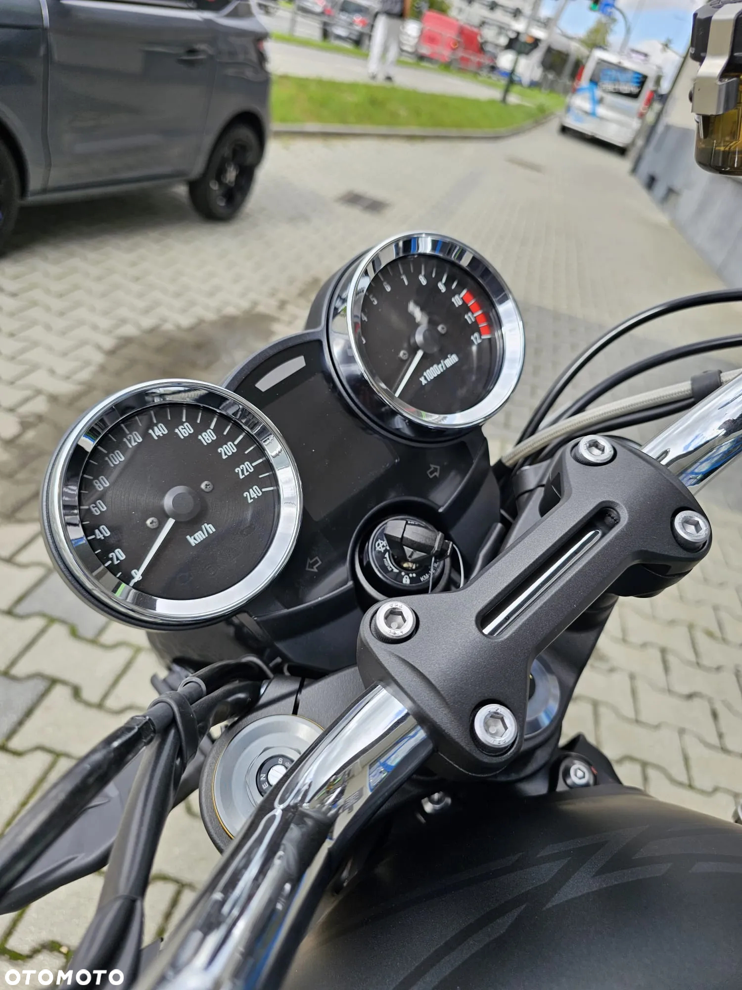 Kawasaki Z 900 RS - 8