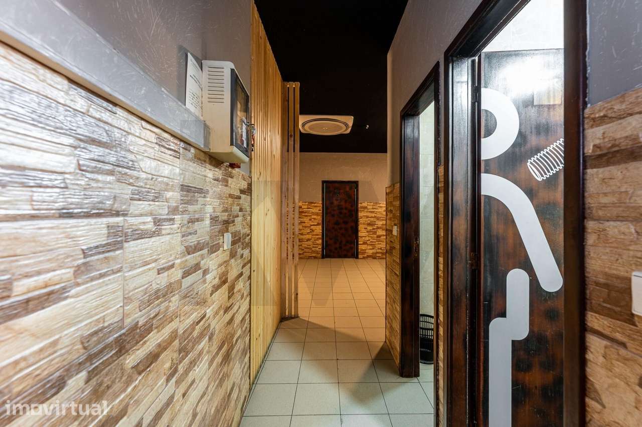 Vende-se Loja Comercial | 194 m2 | Madalena, Vila Nova de Gaia - Grande imagem: 4/33